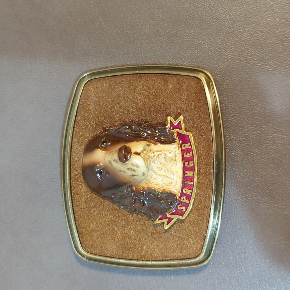 1979 Vintage Raintree Springer belt buckle with raised dog head on suede leather